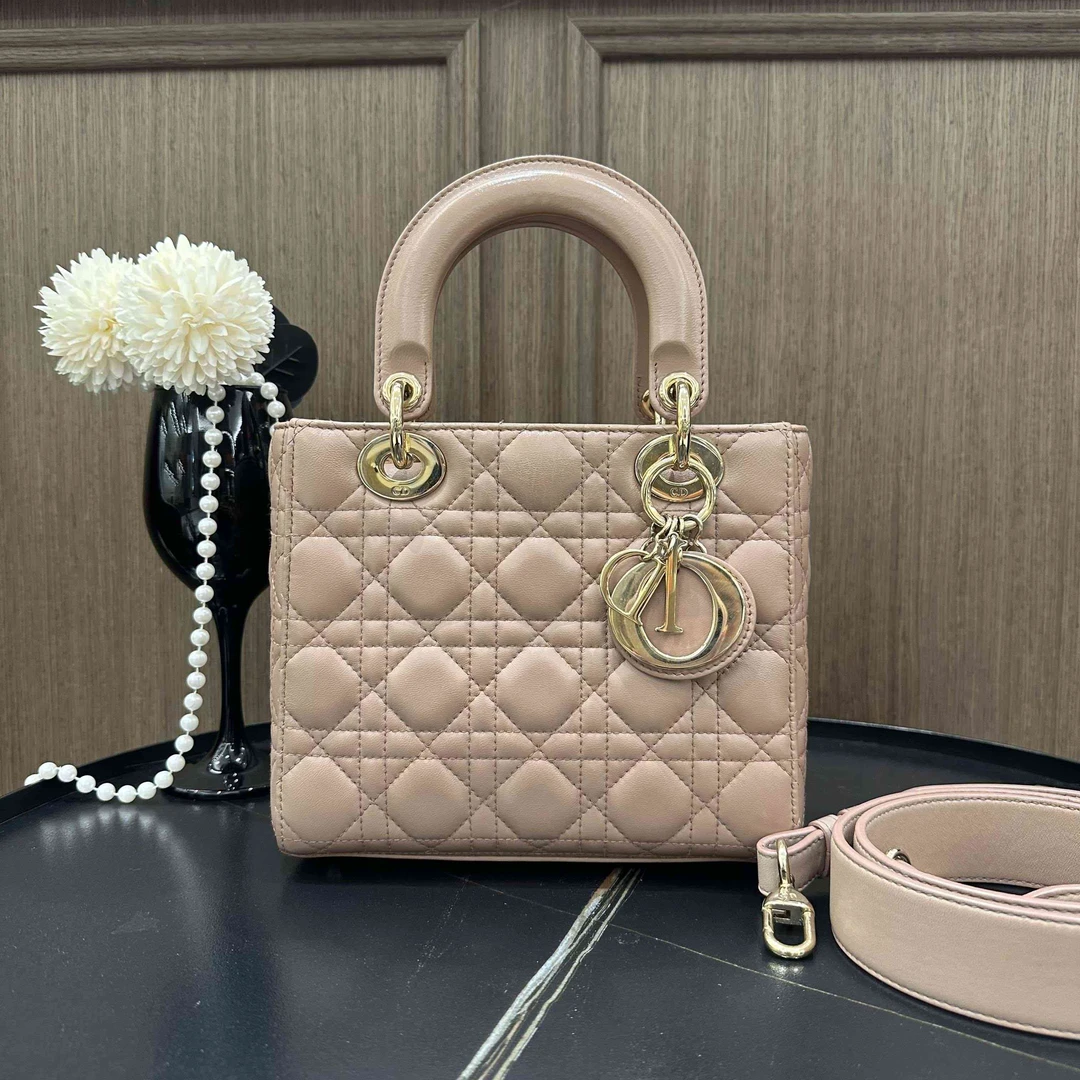 95新 DIOR/迪奥 迪奥四格戴妃包藕粉豆沙粉 18年编码(15582367)