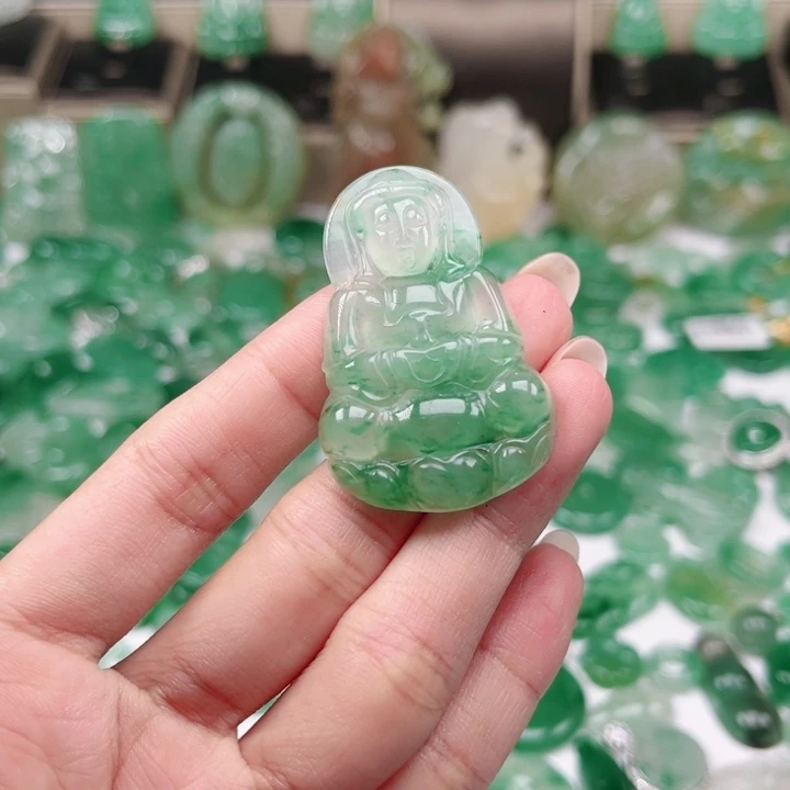 未镶嵌天然非洲翠石英质玉