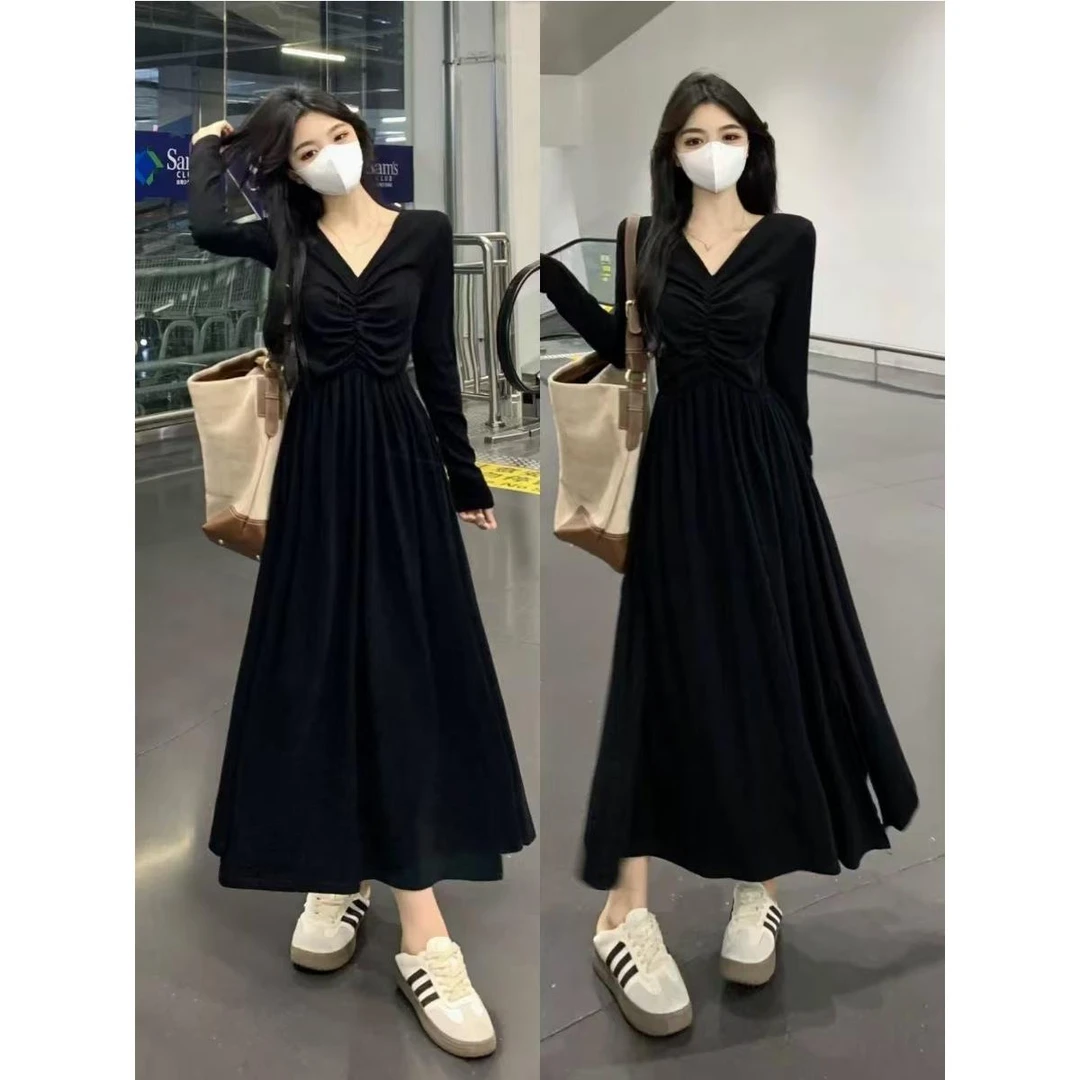 黑色赫本风v领长袖连衣裙子女装2024新款初春秋高级感小个子长裙