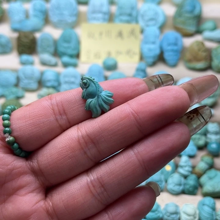 绿松石未镶嵌颈饰