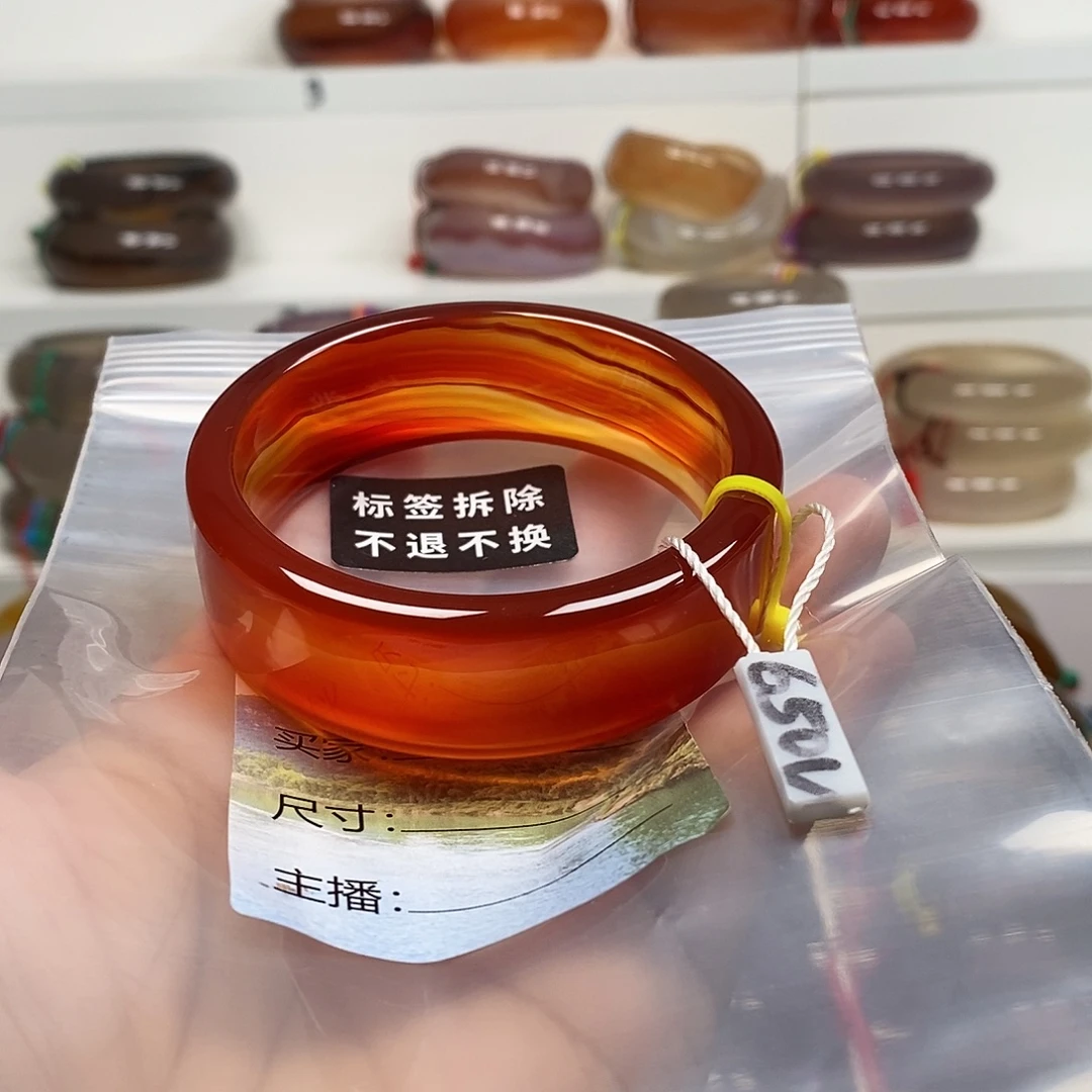小***许玛瑙/玉髓未镶嵌手镯缠丝