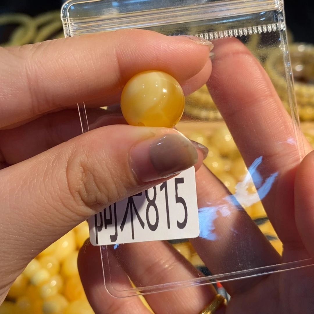 未镶嵌琥珀珠宝奇石815