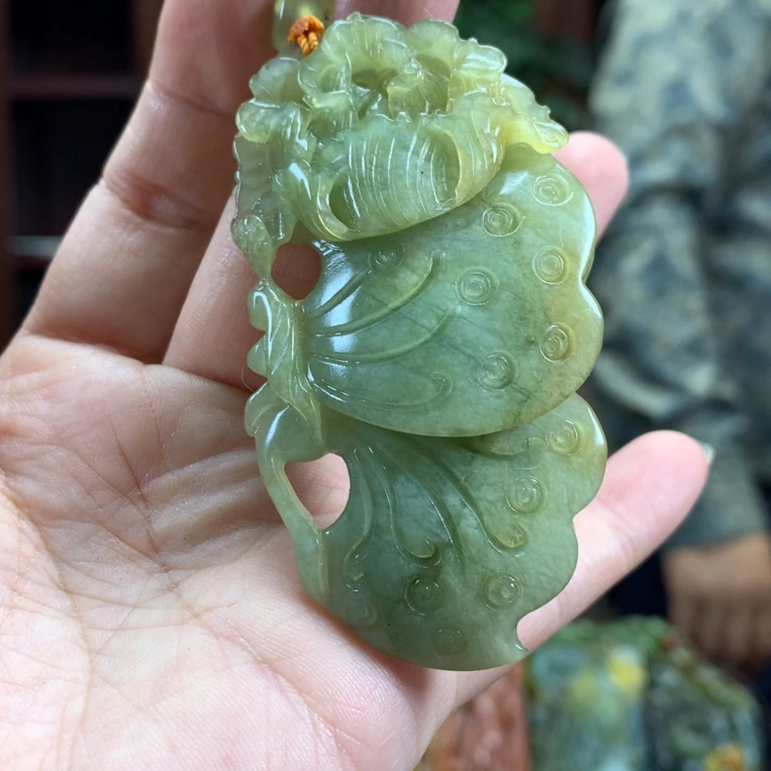 未镶嵌蛇纹石玉颈饰
