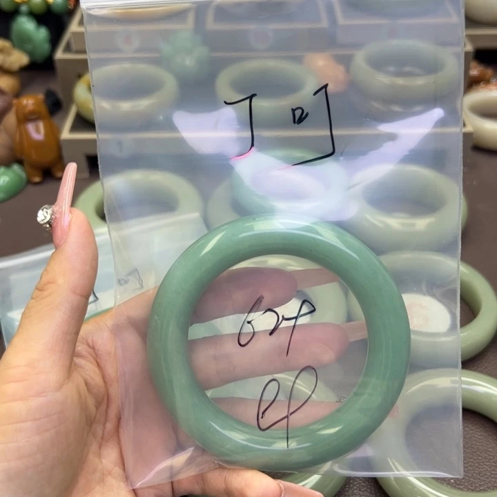 未镶嵌手镯石英岩玉丁**叮