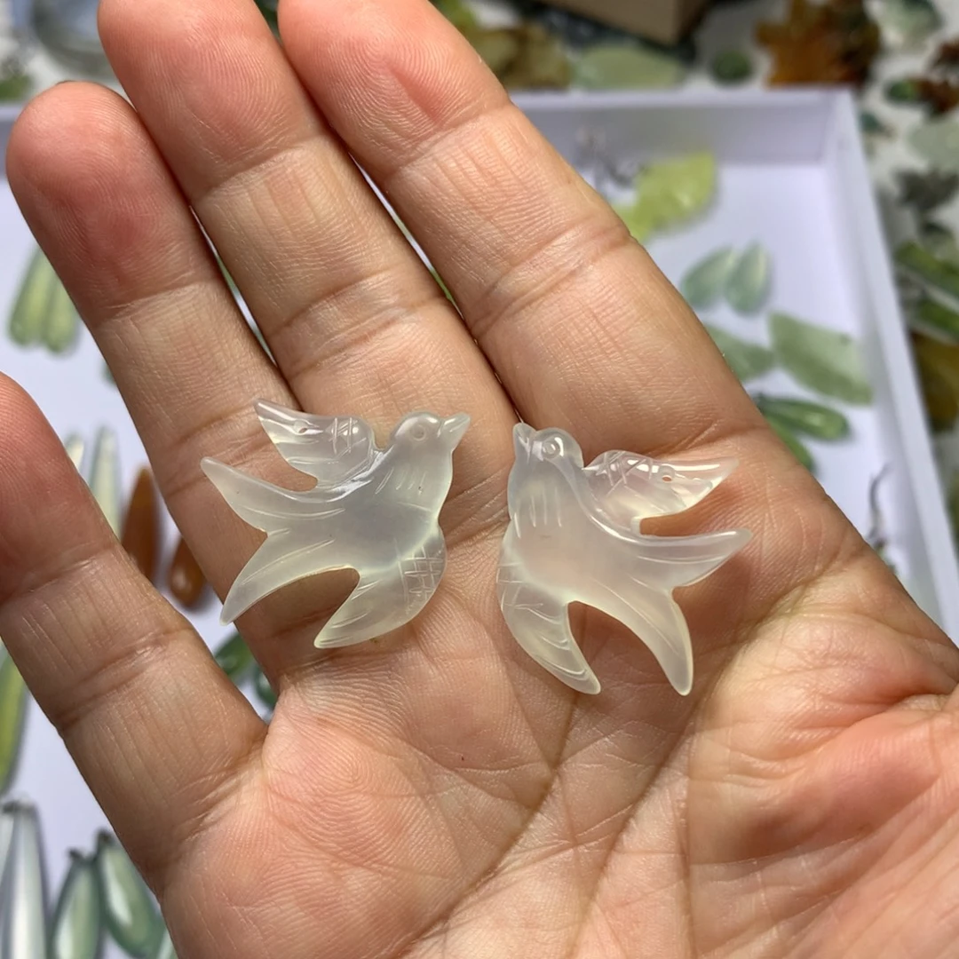 未镶嵌蛇纹石玉耳环