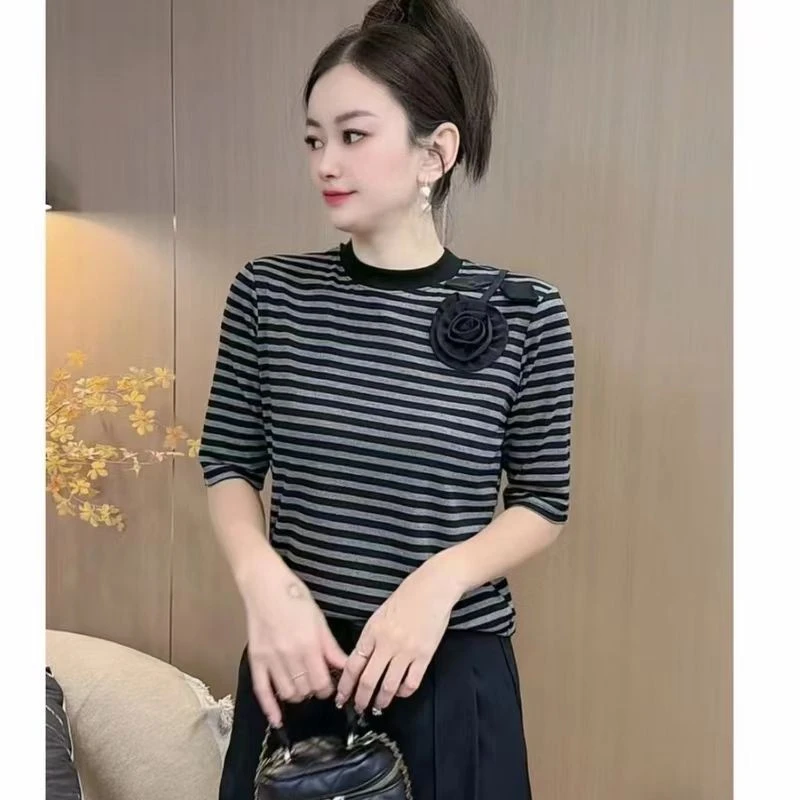 2025早秋新品简约风气质玫瑰中袖T恤衫C洋气显瘦薄款圆领女装上衣