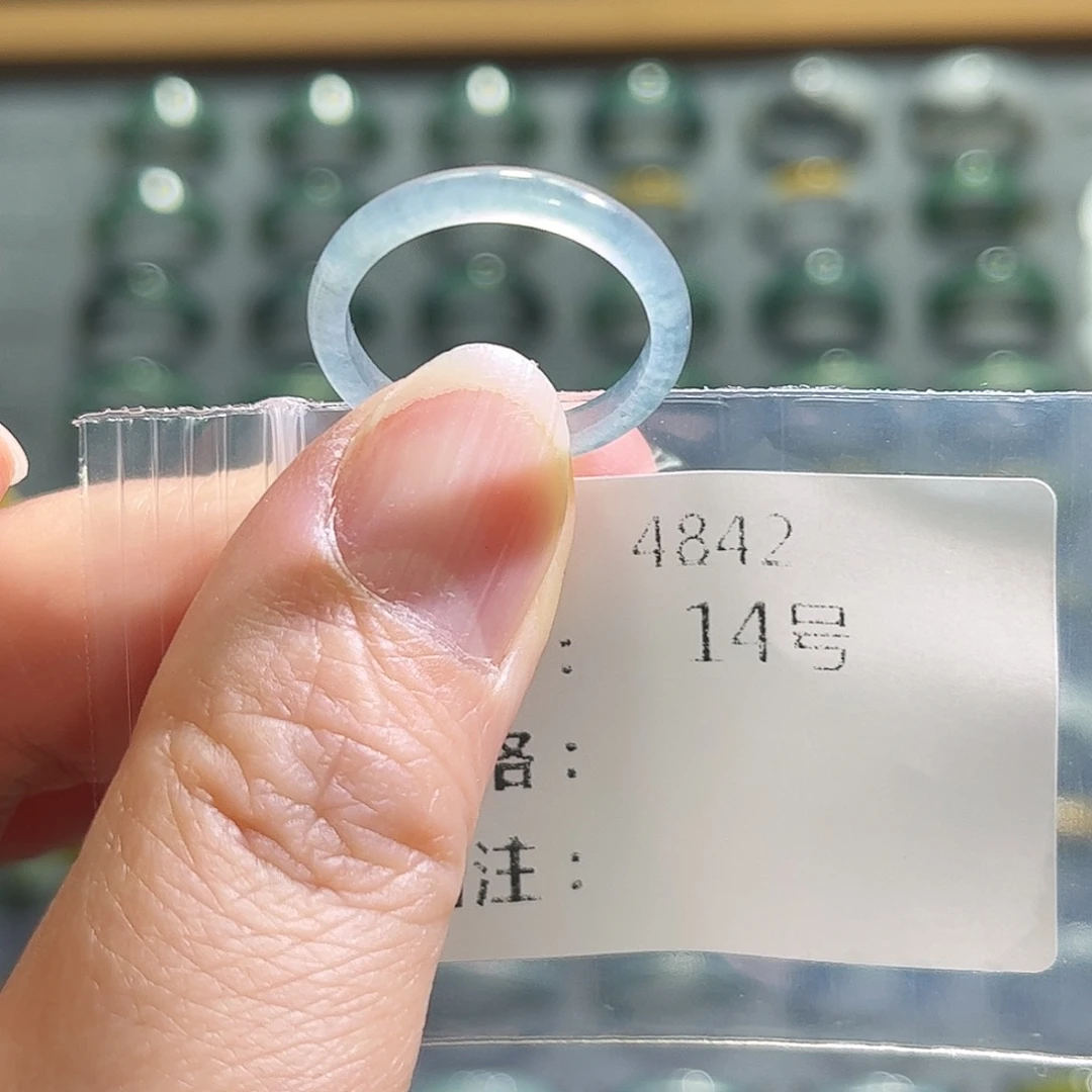 翡翠未镶嵌戒指4842。