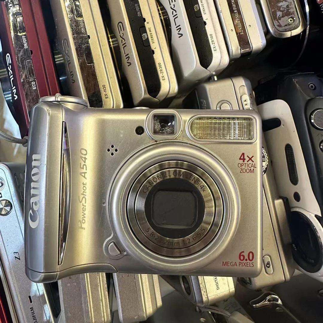 9新 Canon/佳能 佳能A540数码相机 配内存卡和读卡器自备5号电池