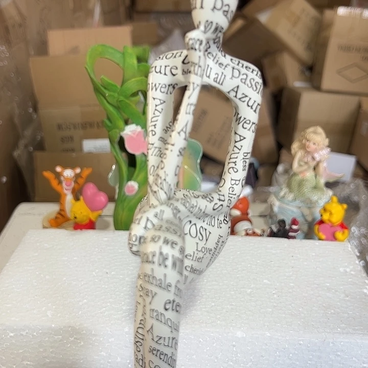 陶瓷镂空摆件111122