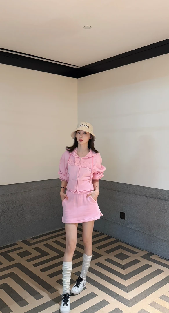 KK颜小新【慕汐】设计感小众时尚气质舒适休闲日常冬季套装