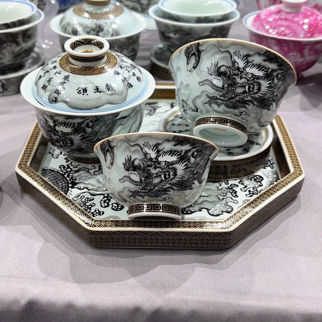 瓷片景德镇瓷器精品陈列