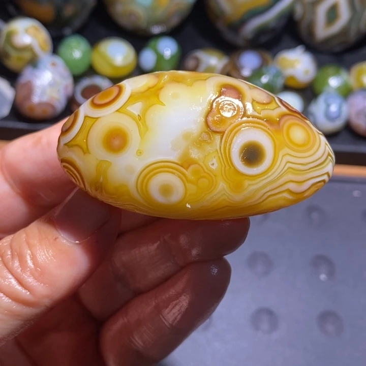 未镶嵌玛瑙/玉髓珠宝半成品48