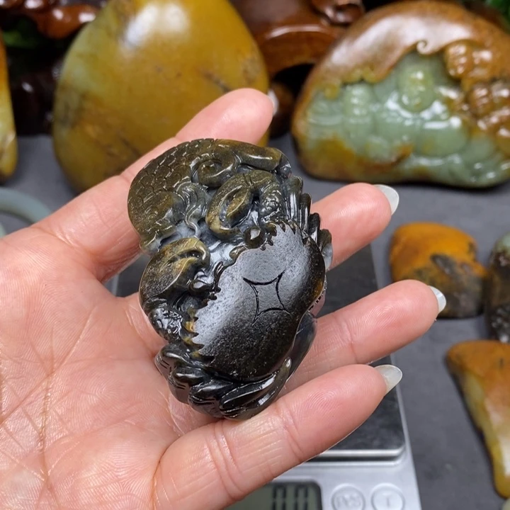 和田玉未镶嵌把件