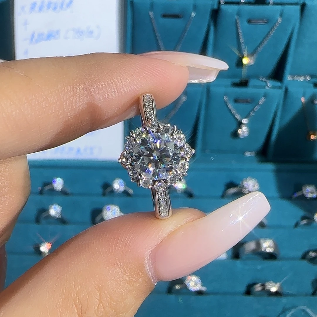 足铂镶嵌实验室培育钻石一克拉灿若星辰16圈口 17圈口