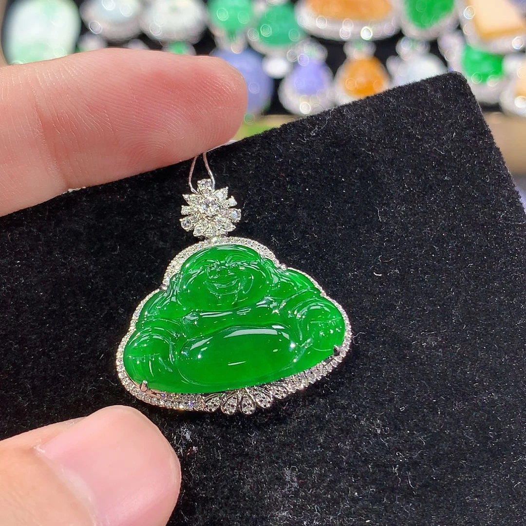 翡翠18K金镶嵌颈饰