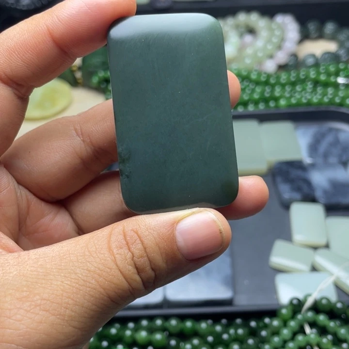 和田玉未镶嵌珠宝半成品