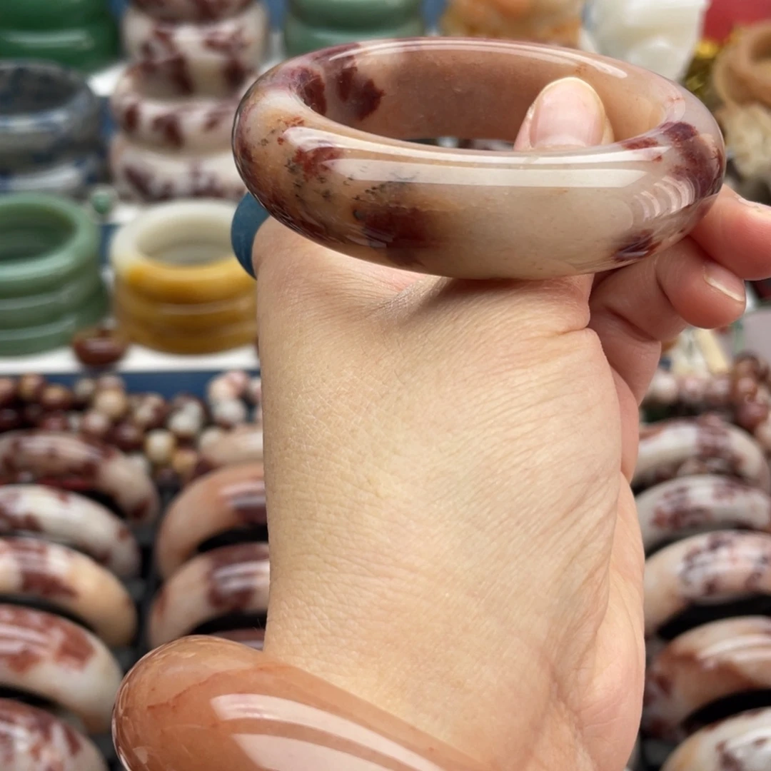 石英质玉（佘太翠）未镶嵌手镯