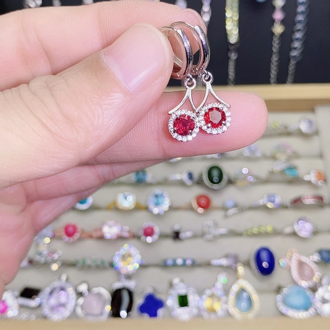 未镶嵌耳饰石榴石