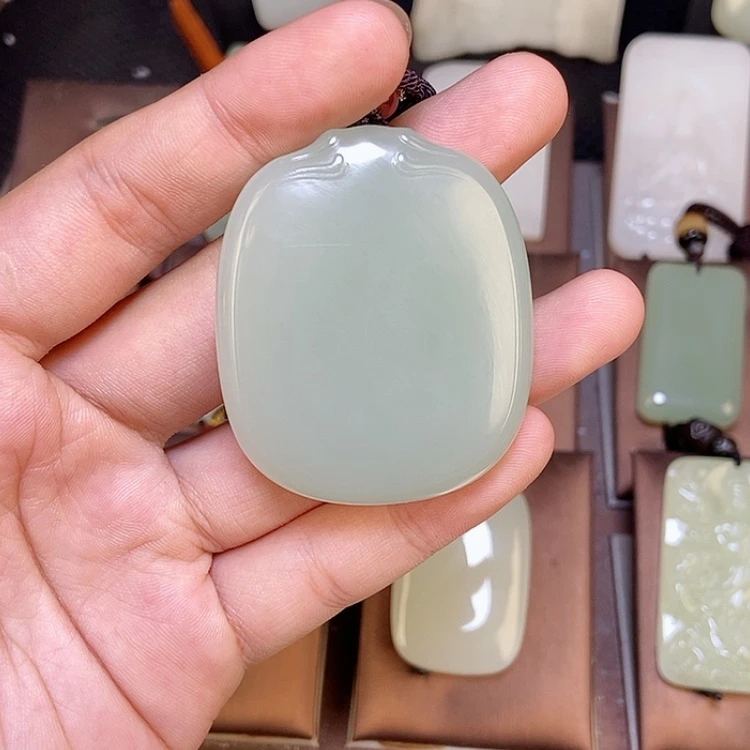 【闪购商品】颈饰未镶嵌和田玉