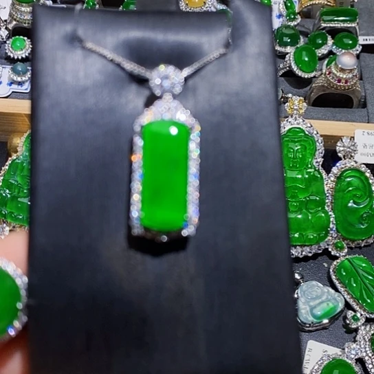 翡翠未镶嵌颈饰吊坠19