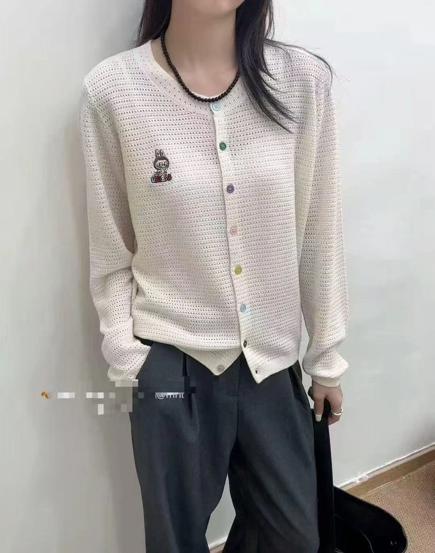 秋冬圆领开衫彩扣女士针织衫