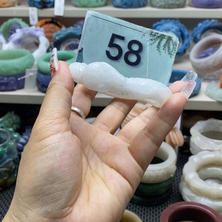 未镶嵌手镯石英岩玉