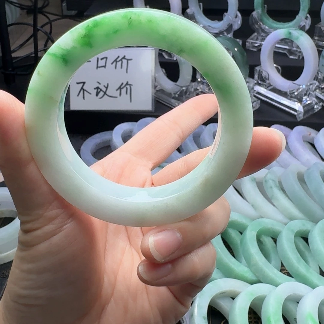 未镶嵌翡翠手镯定制翡翠