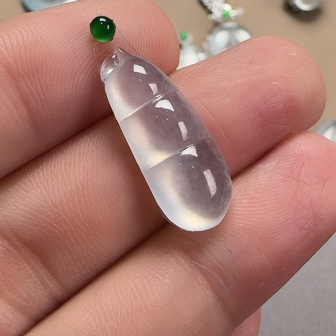 翡翠未镶嵌颈饰