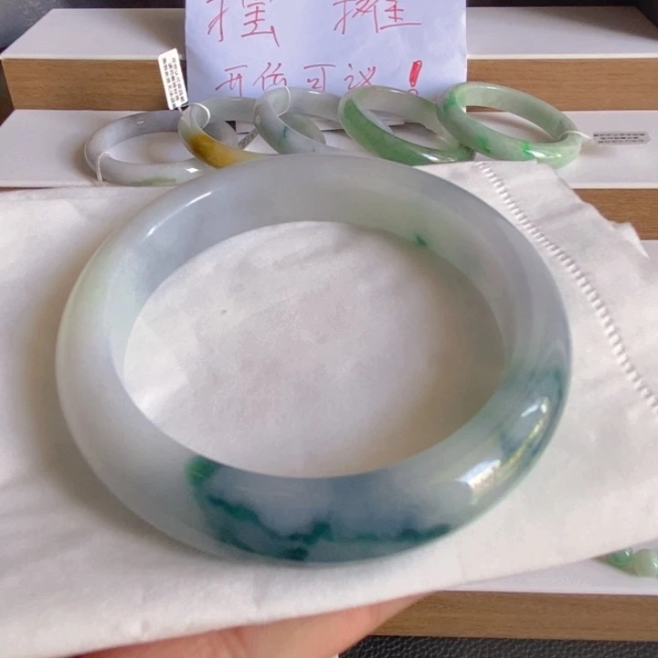 翡翠未镶嵌手镯12