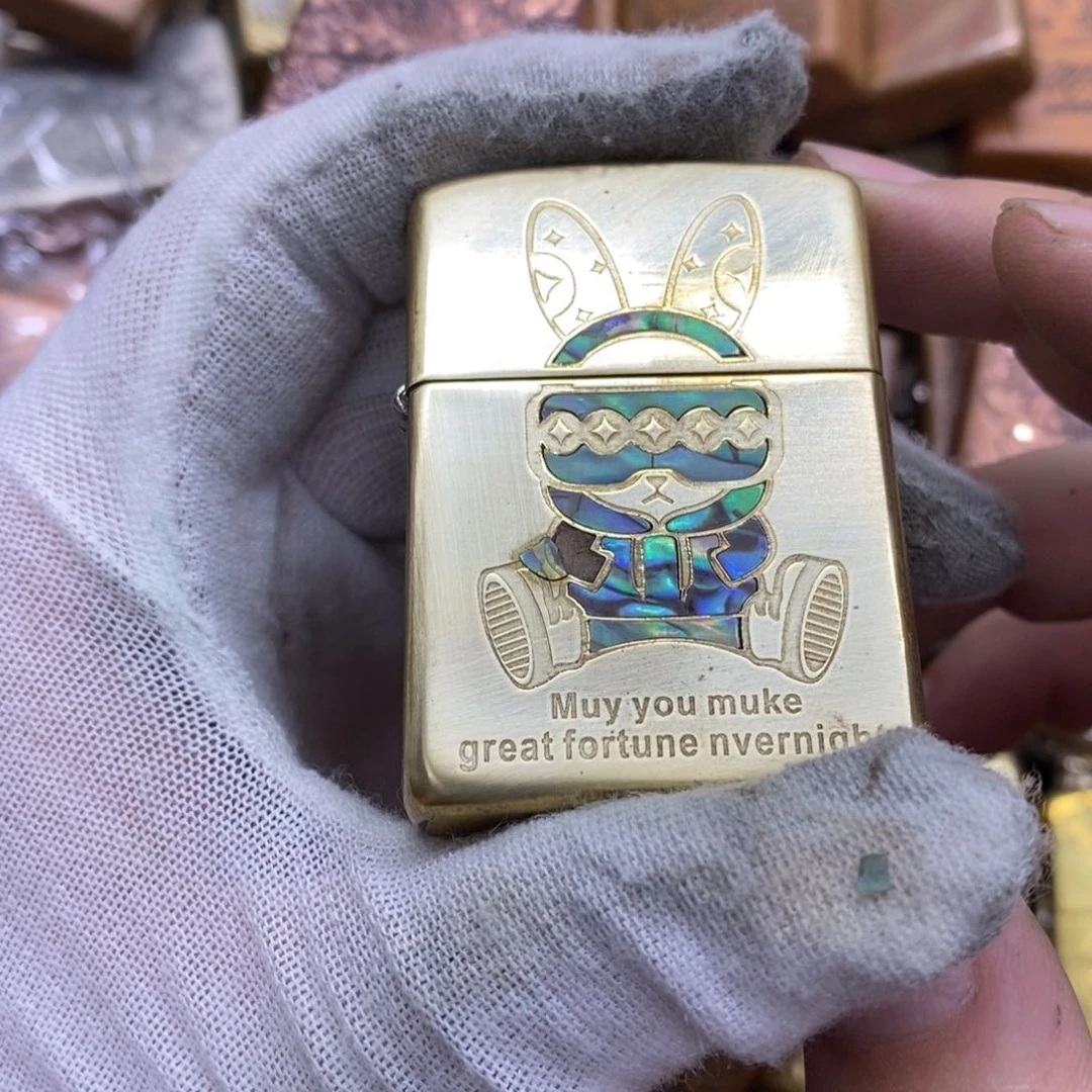 黄铜瑕疵彩贝兔子