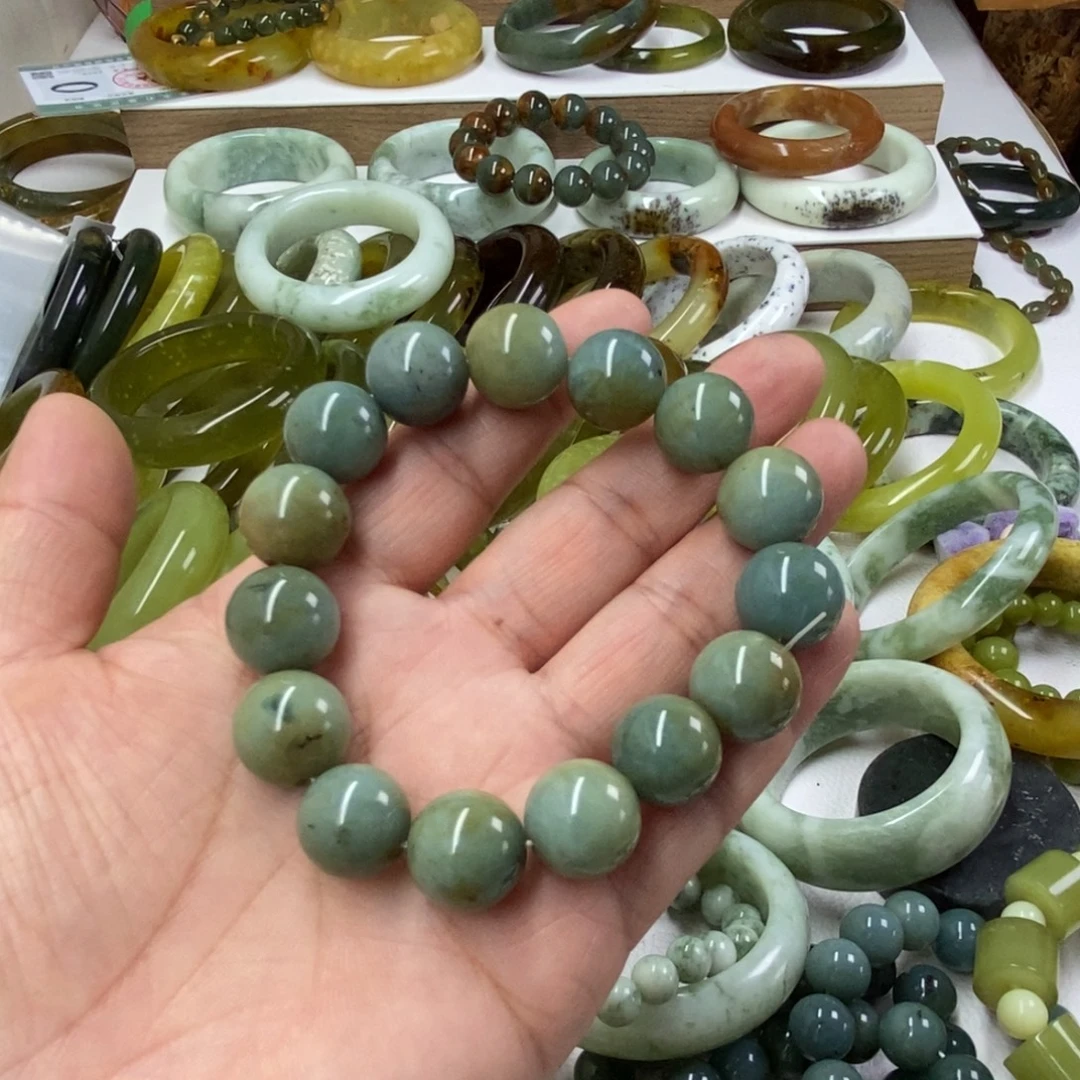 蛇纹石玉未镶嵌手镯