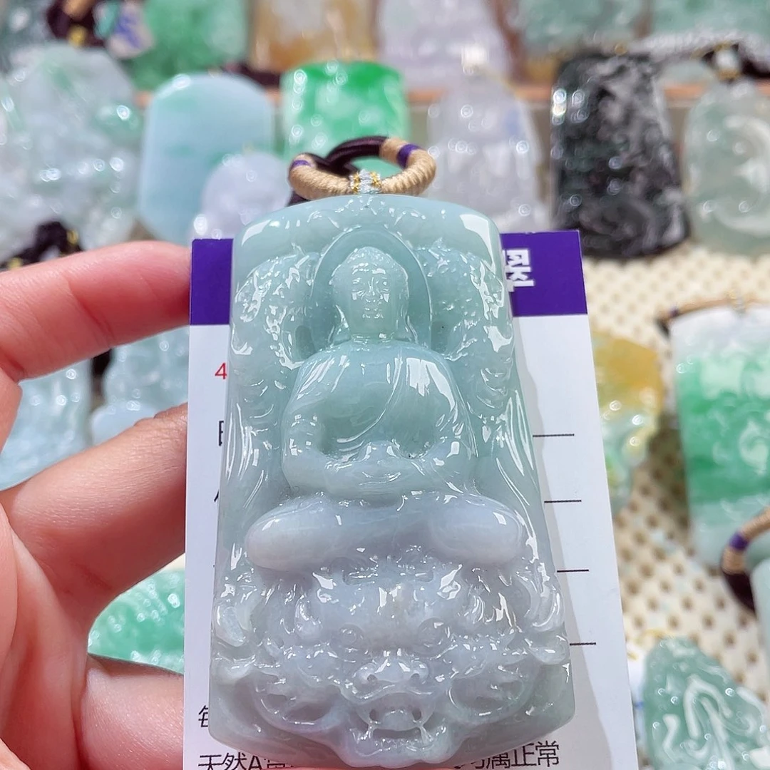 翡翠未镶嵌颈饰大日
