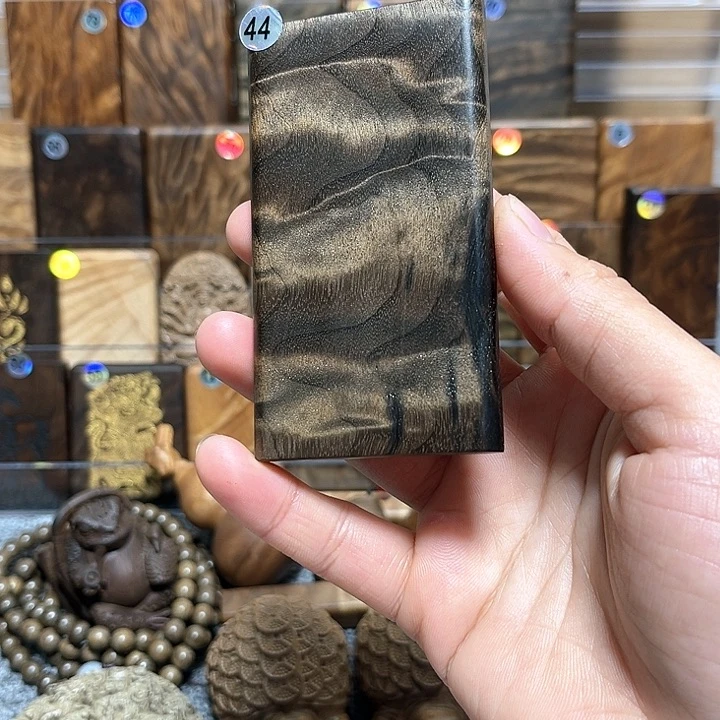 金丝楠无事牌厮*白金丝楠木小叶桢楠