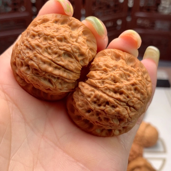 文玩核桃吊坠血麒麟全品，。  6号