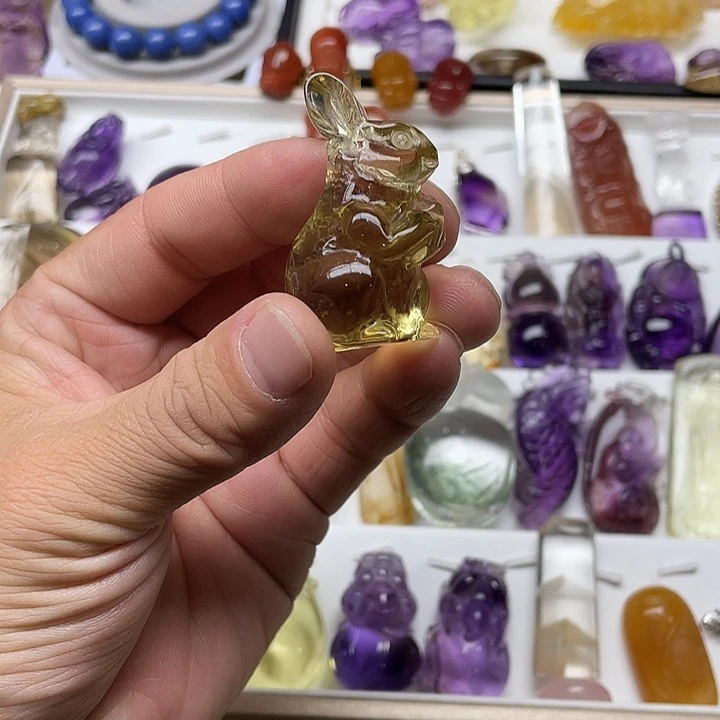 水晶颈饰未镶嵌石****开兔子黄水晶