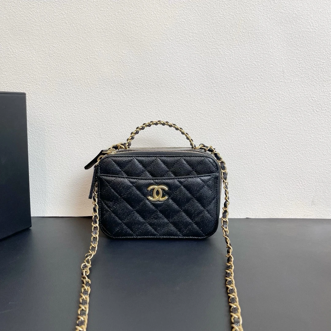 95新 Chanel/香奈儿 98新 奢总管/22s 镂空字母手柄相机包/芯片
