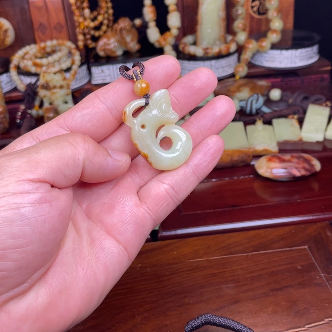 岫岩河磨玉（透闪石质玉）未镶嵌吊坠(不含链)