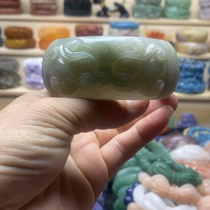 未镶嵌手镯石英质玉