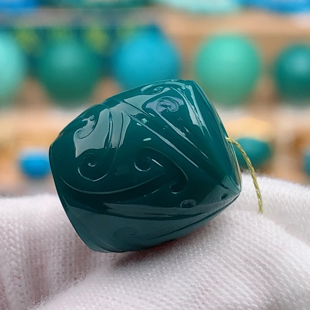 未镶嵌绿松石珠宝奇石