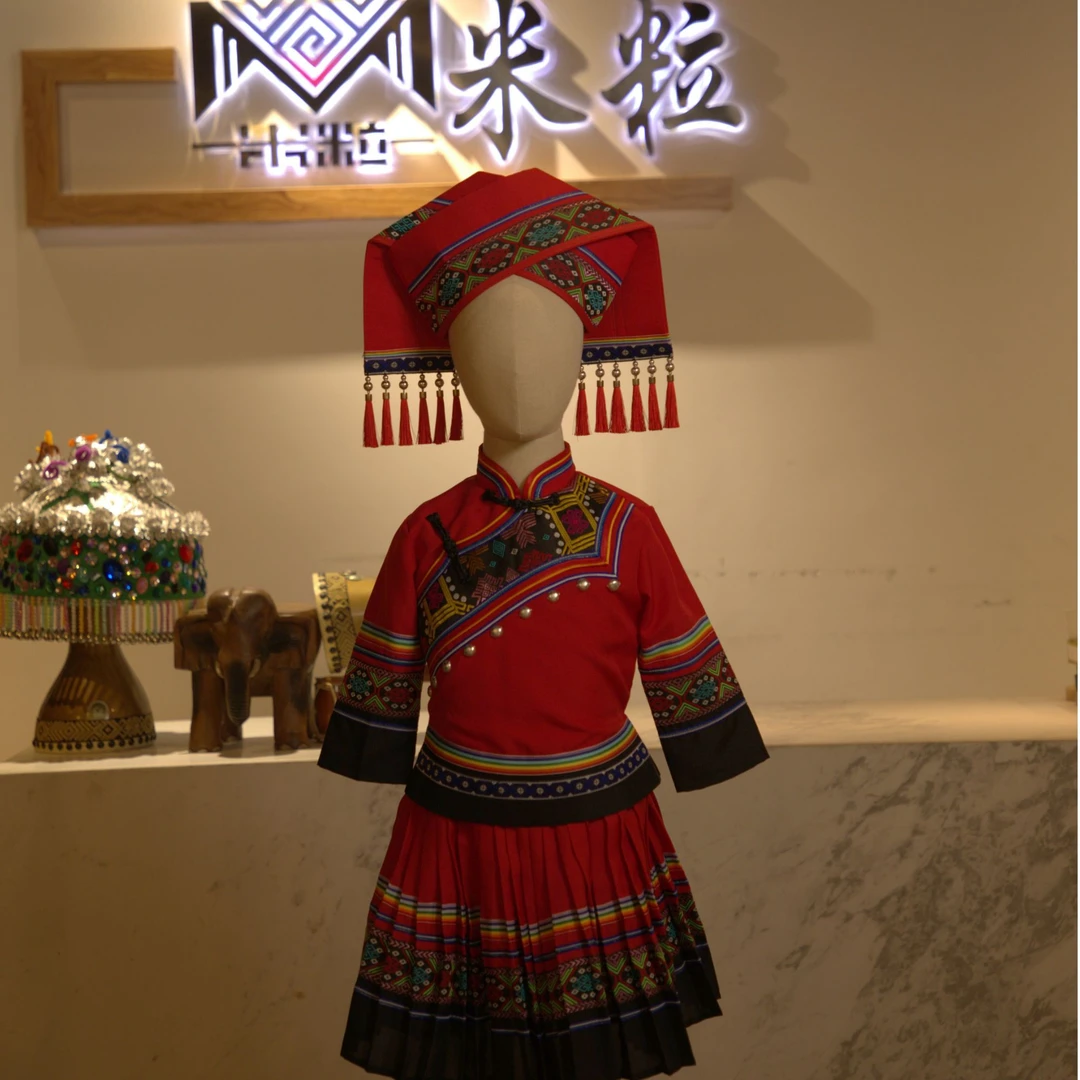 米粒新品定制壮族民族服饰红色百褶裙女学生民族风舞蹈服装儿童