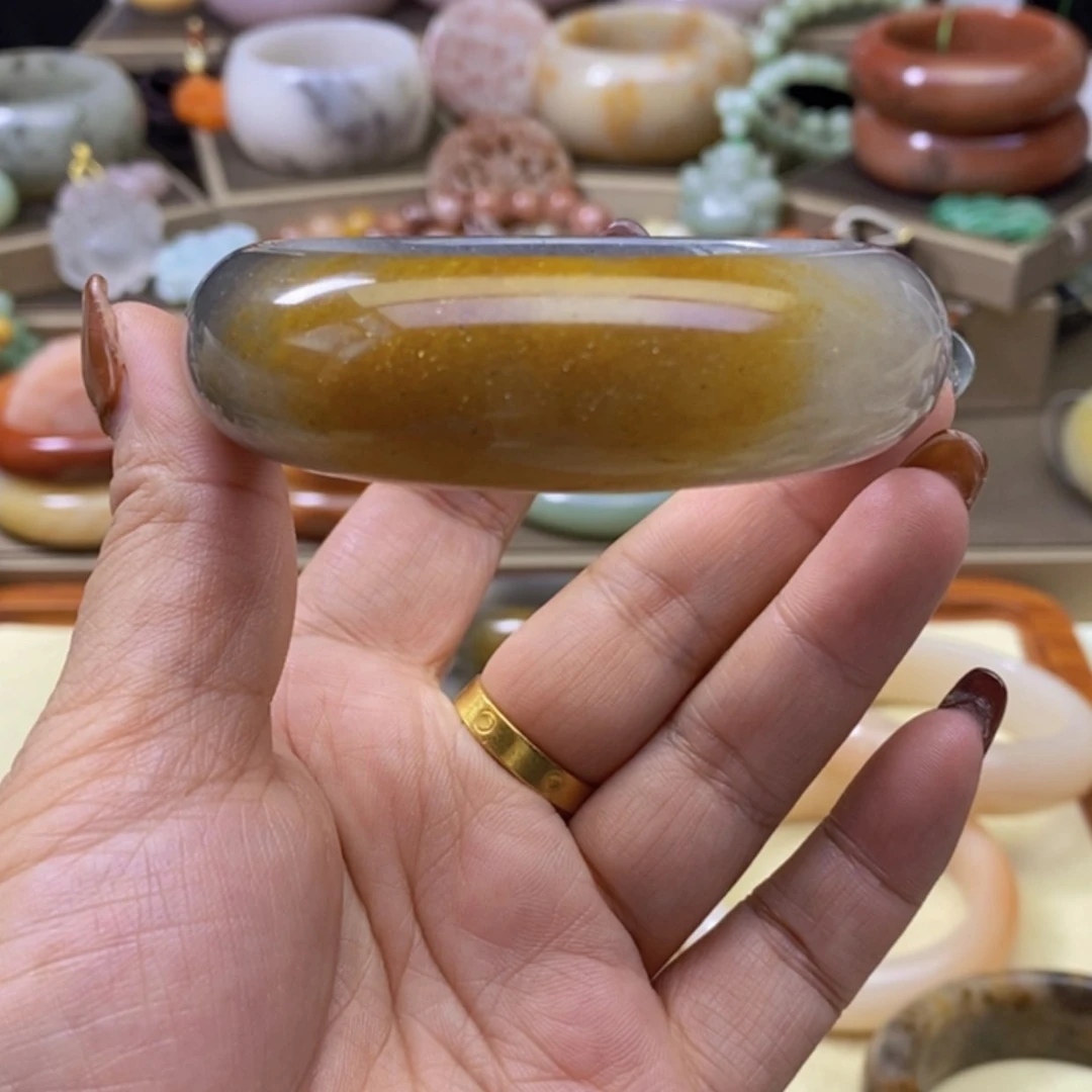 【闪购商品】未镶嵌手镯石英岩玉雨**道