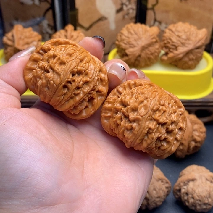 文玩核桃把件532闷白45