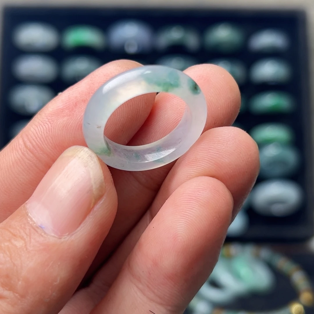 定制翡翠未镶嵌圈口15号
