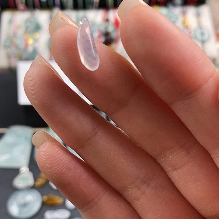 翡翠颈饰未镶嵌福瓜