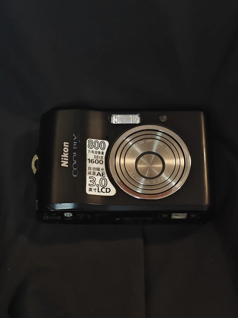 9新 Nikon/尼康 l18 黑色 复古ccd数码相机 用五号电池