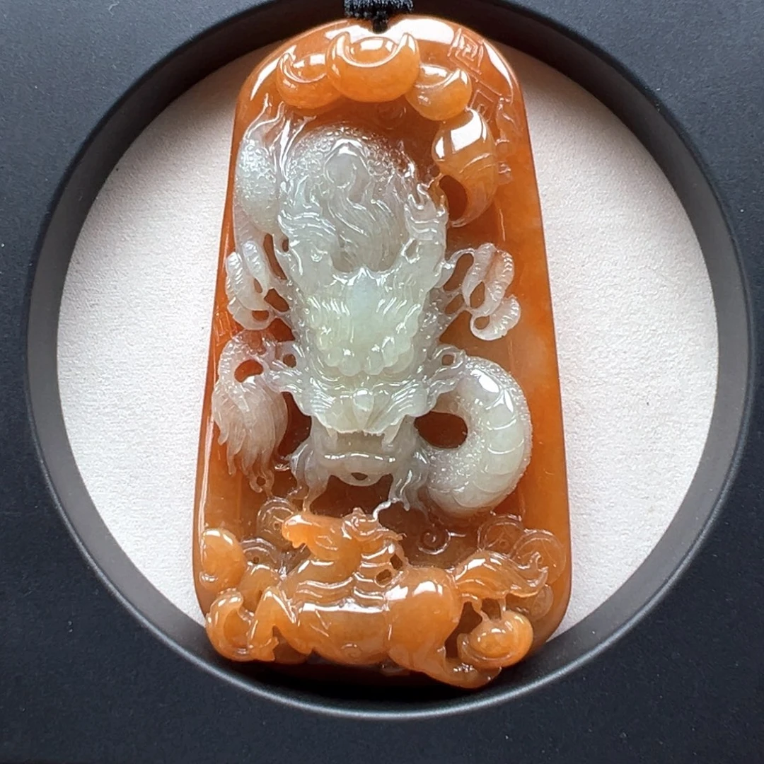 翡翠未镶嵌颈饰龙马