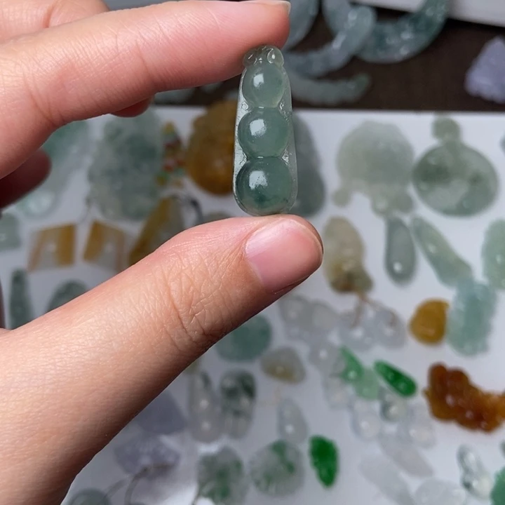 定制翡翠未镶嵌豆子