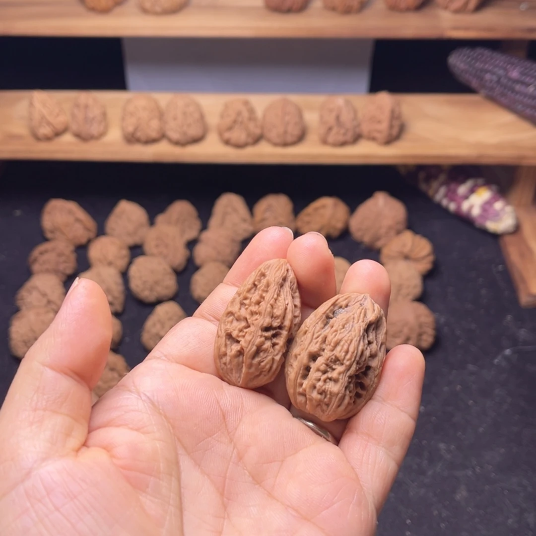 雲***輕文玩核桃吊坠涿鹿南疆瓜子2颗单籽