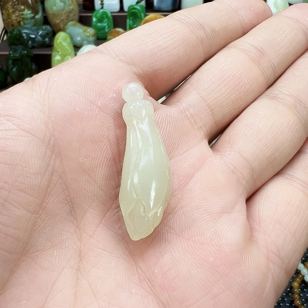 吊坠(赠链)未镶嵌和田玉