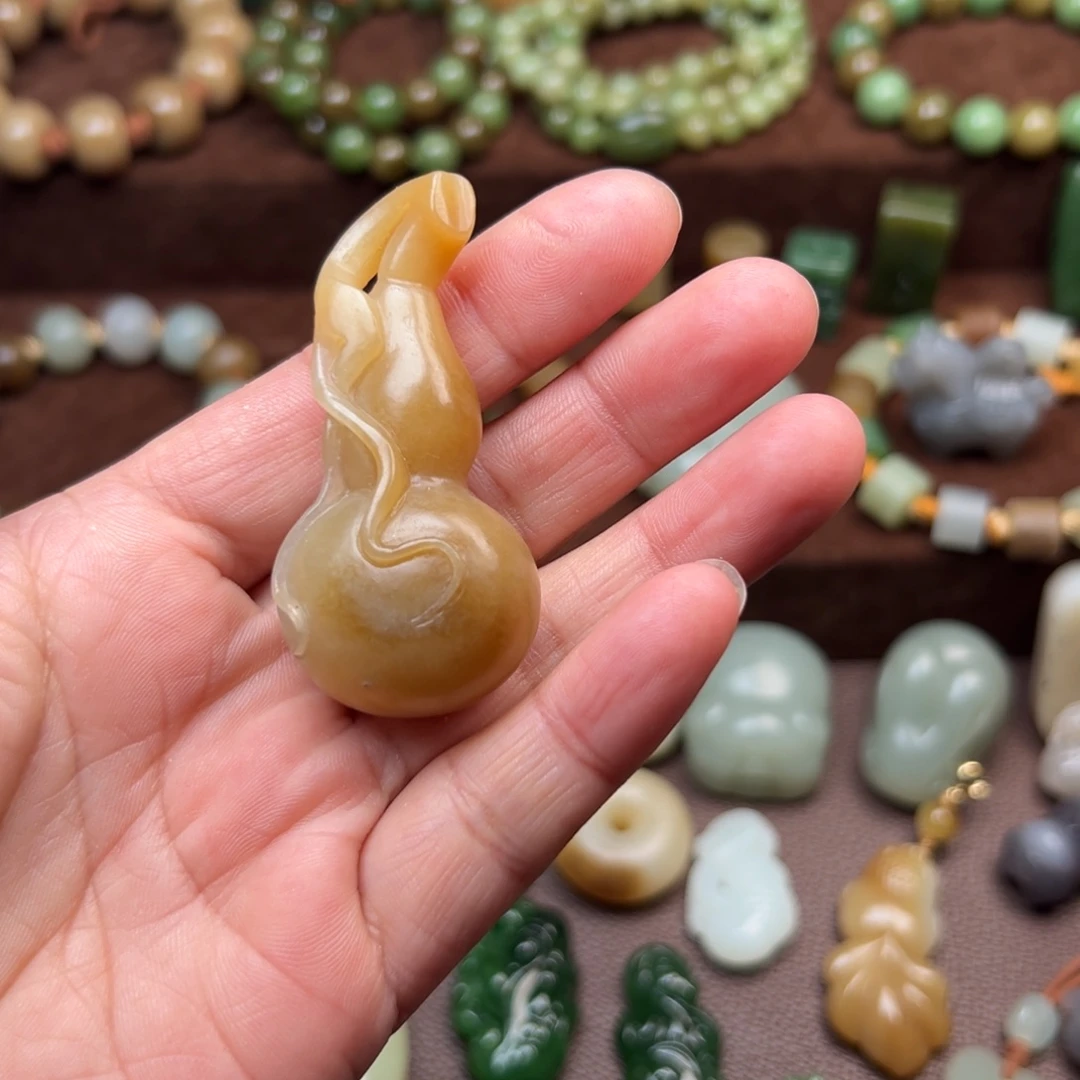 @***空和田玉未镶嵌颈饰